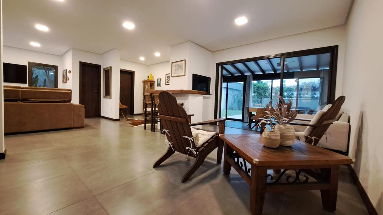 Casa de Condomínio à venda com 4 quartos, 280m² - Foto 4