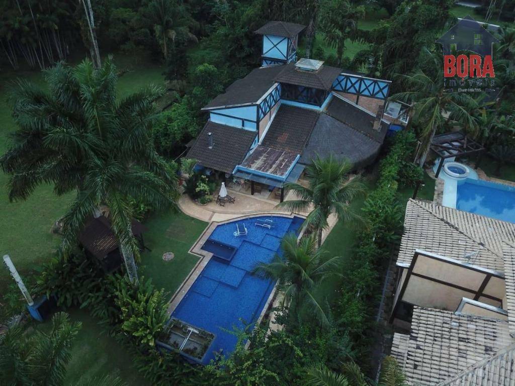 Casa de Condomínio à venda com 8 quartos, 364m² - Foto 2