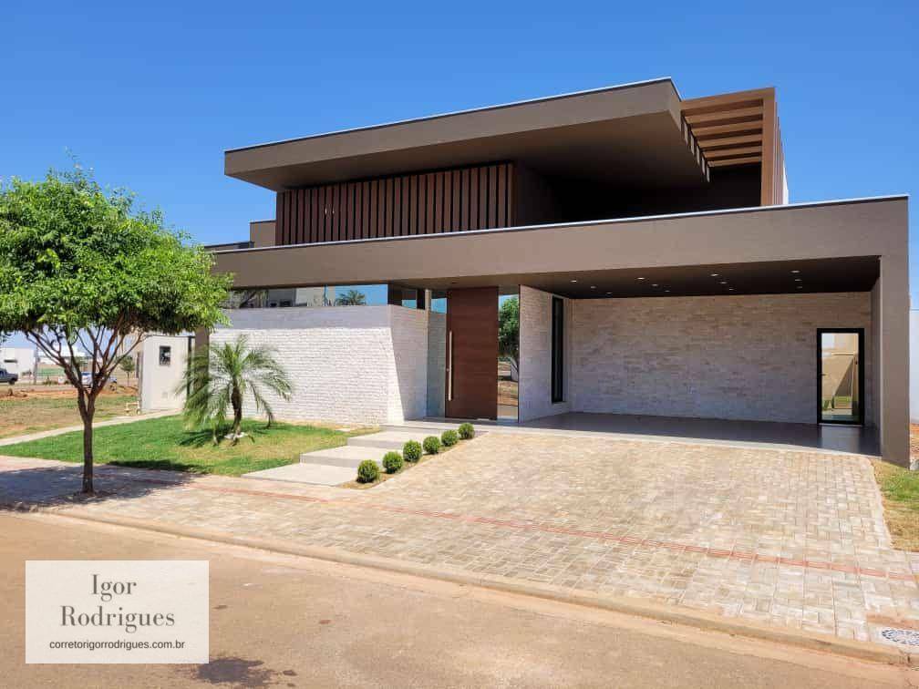 Casa à venda com 4 quartos, 270m² - Foto 1