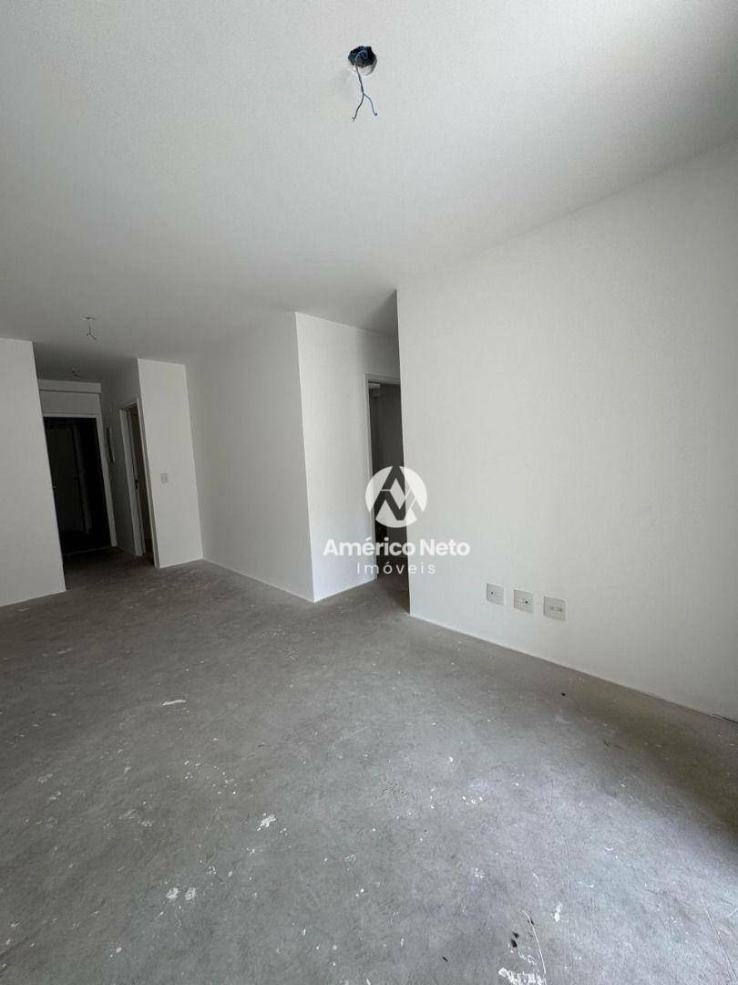 Apartamento à venda com 2 quartos, 67m² - Foto 3