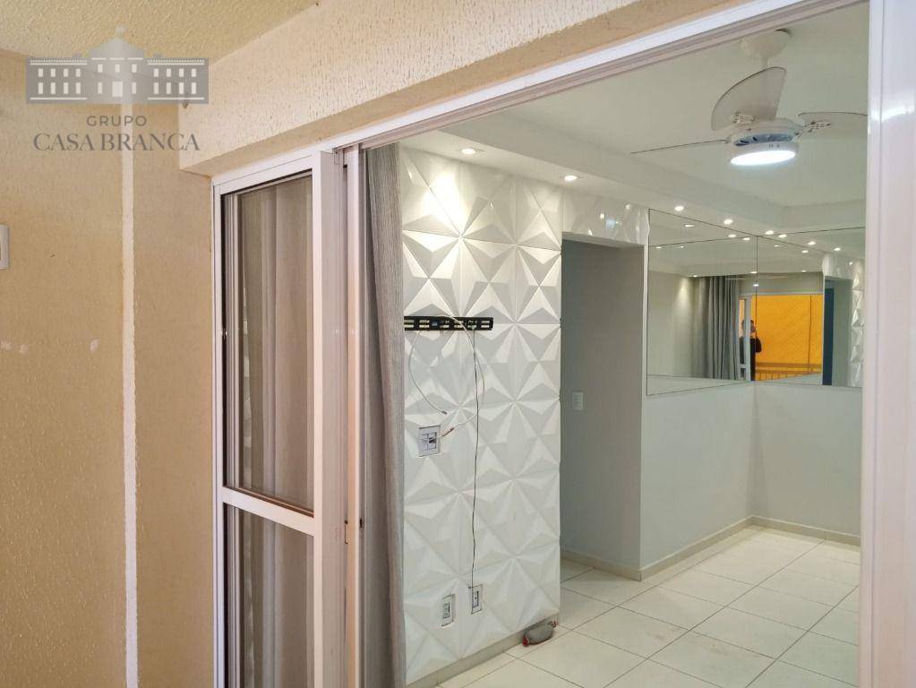 Apartamento à venda com 2 quartos, 58m² - Foto 3