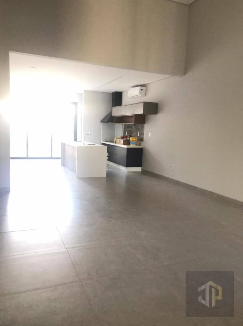 Casa à venda com 3 quartos, 228m² - Foto 8