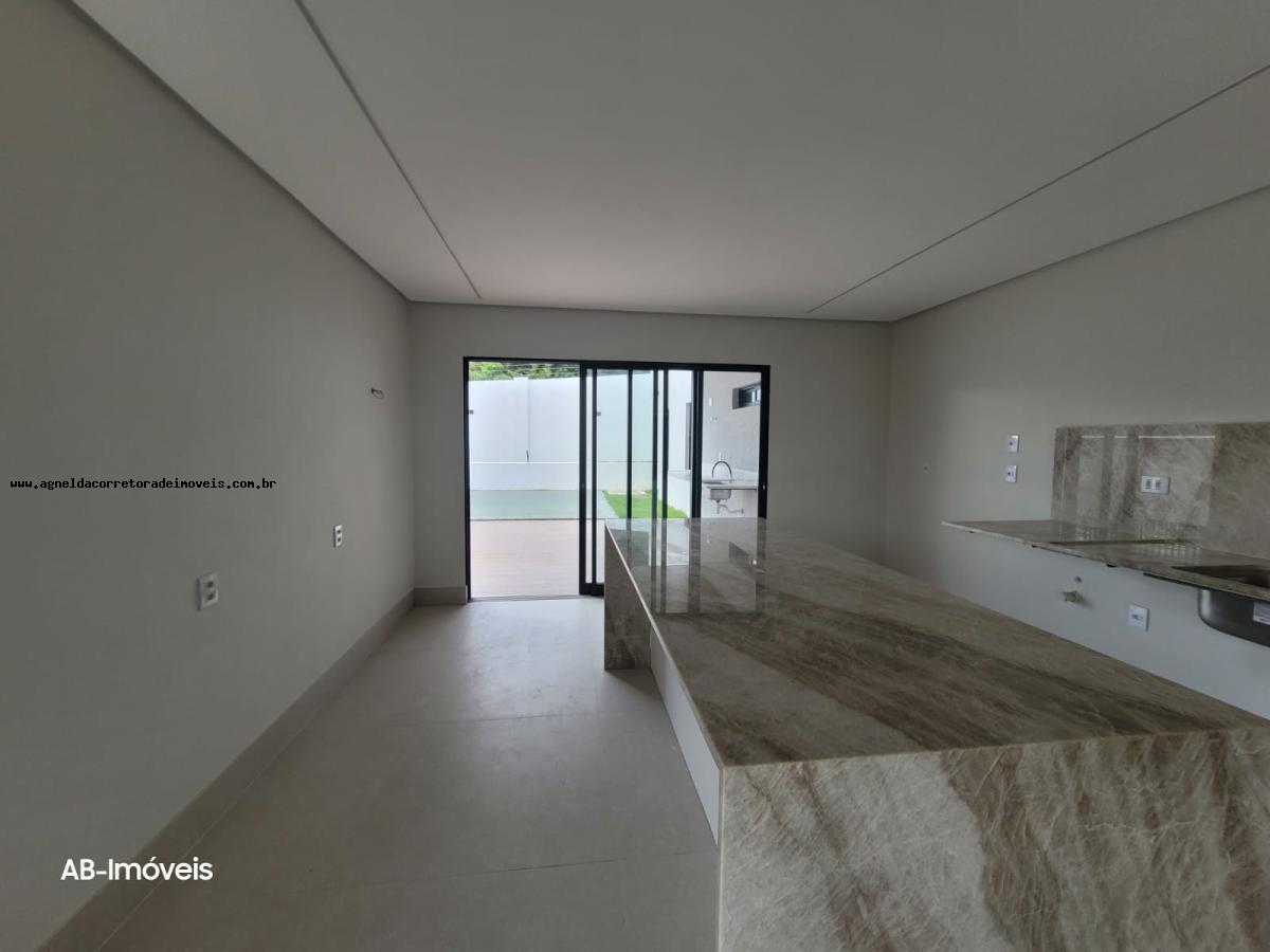 Casa de Condomínio à venda com 3 quartos, 220m² - Foto 12