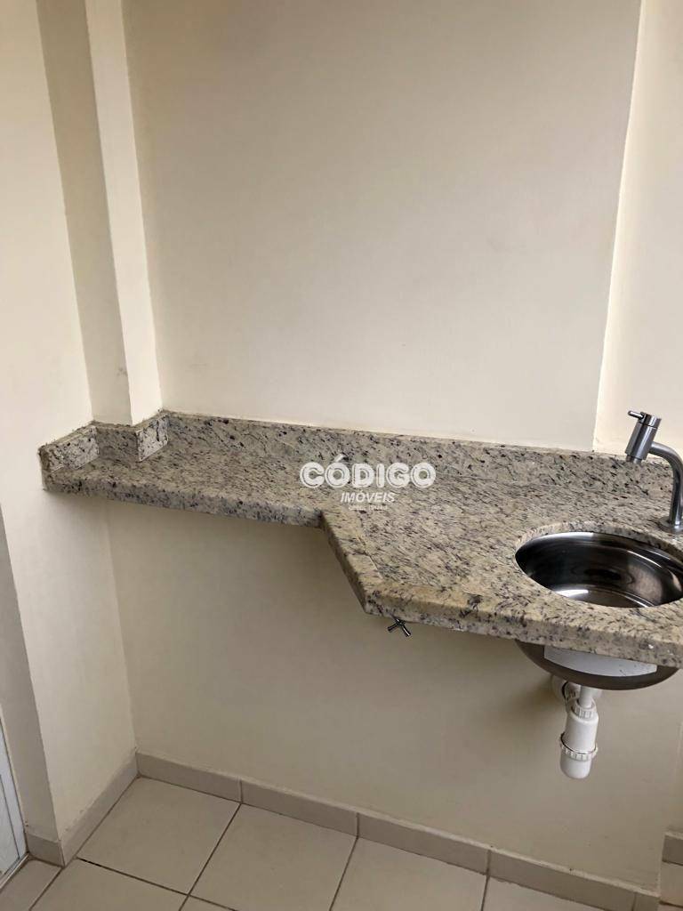 Apartamento à venda com 3 quartos, 75m² - Foto 2