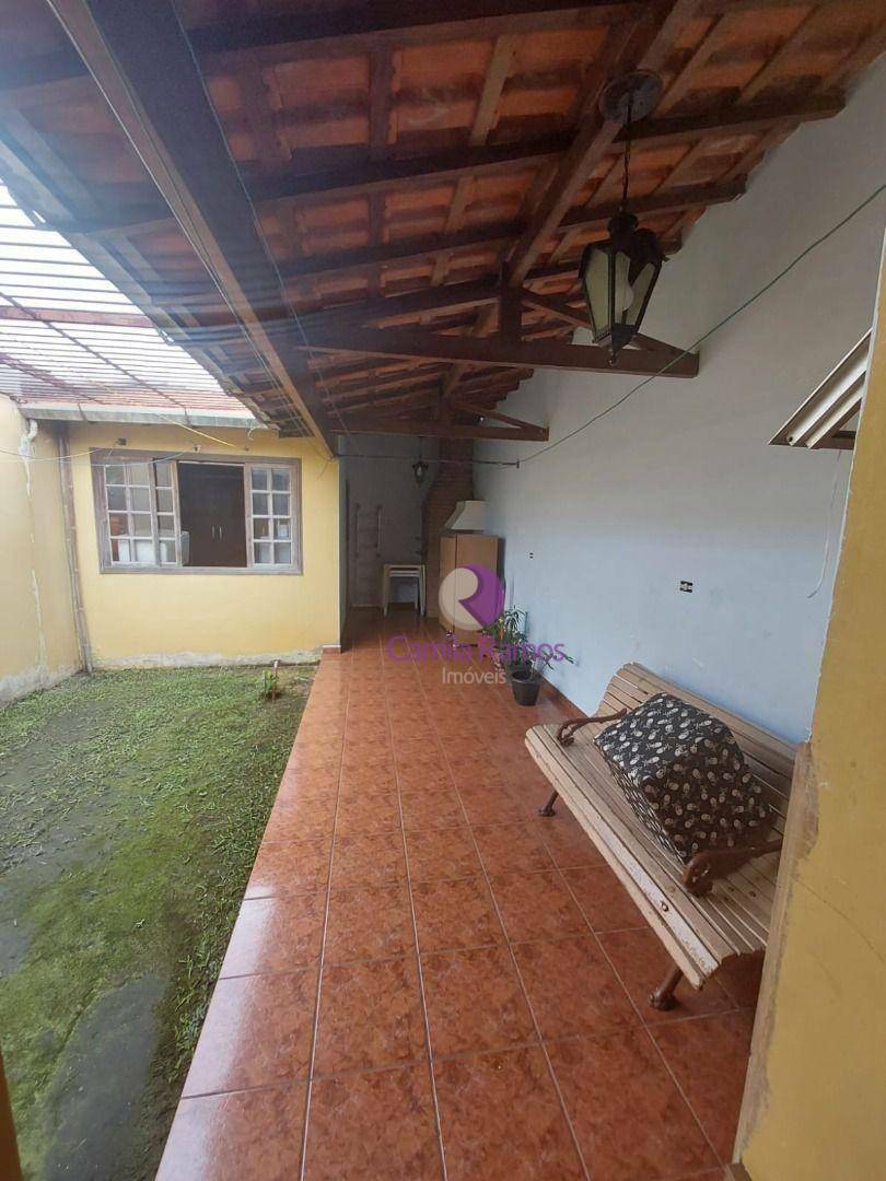 Casa à venda com 4 quartos, 210m² - Foto 3