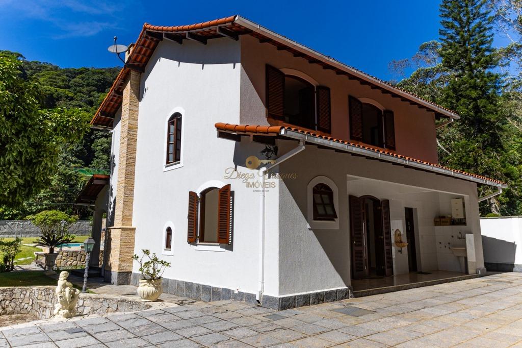 Casa de Condomínio para alugar com 5 quartos, 300m² - Foto 5