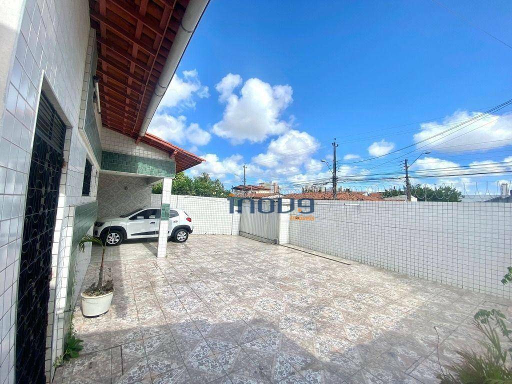 Casa à venda com 4 quartos, 257m² - Foto 3