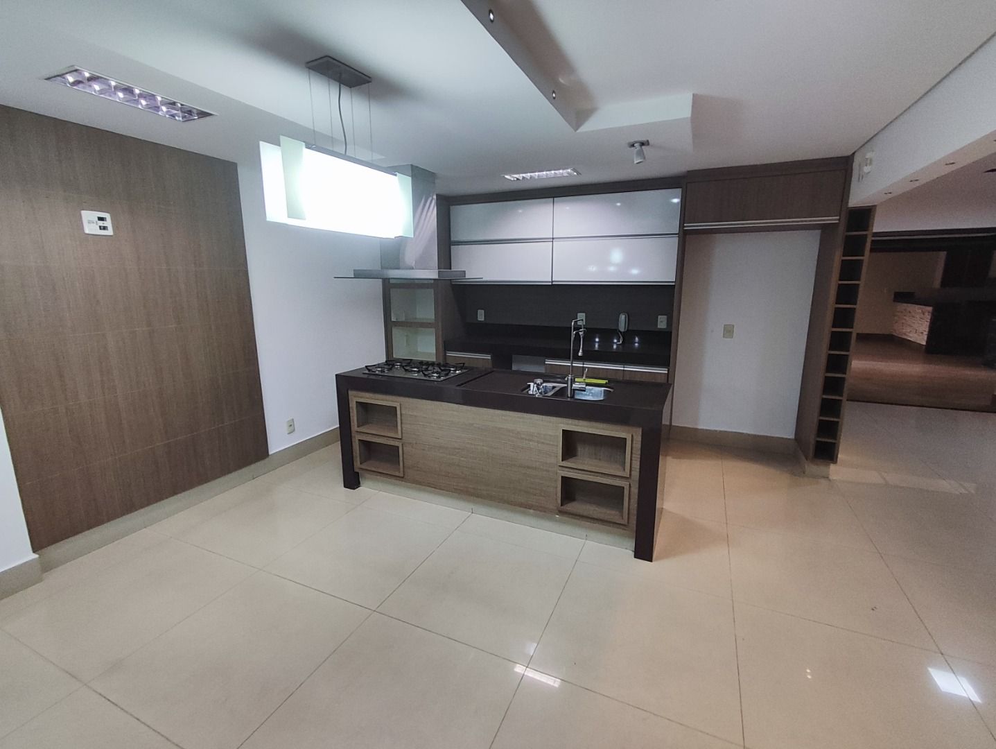 Apartamento à venda com 3 quartos, 238m² - Foto 9