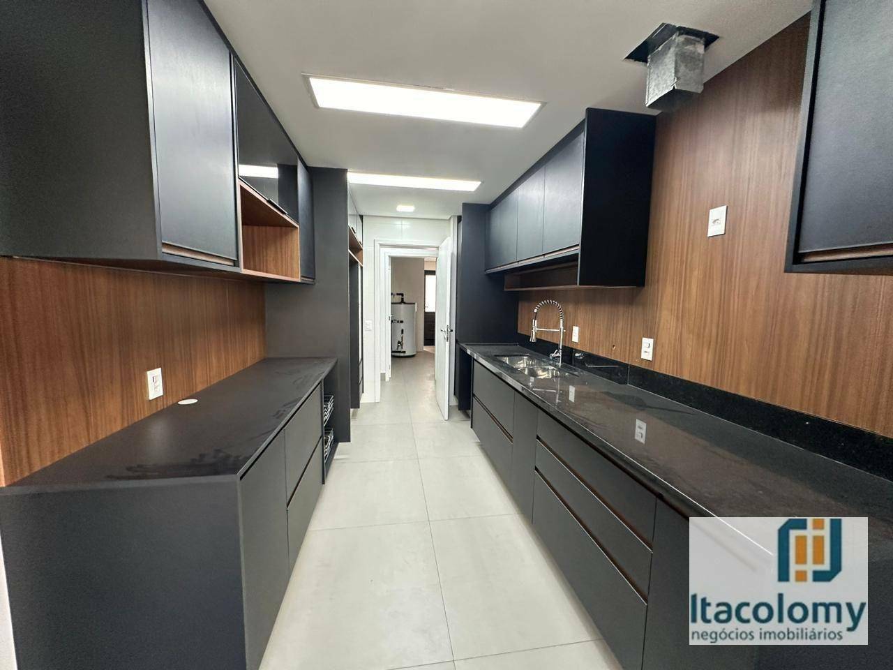 Apartamento à venda com 4 quartos, 360m² - Foto 6