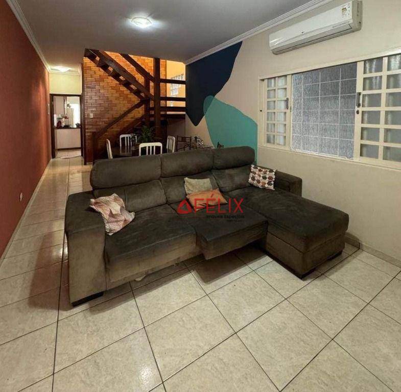 Casa, 3 quartos, 140 m² - Foto 1