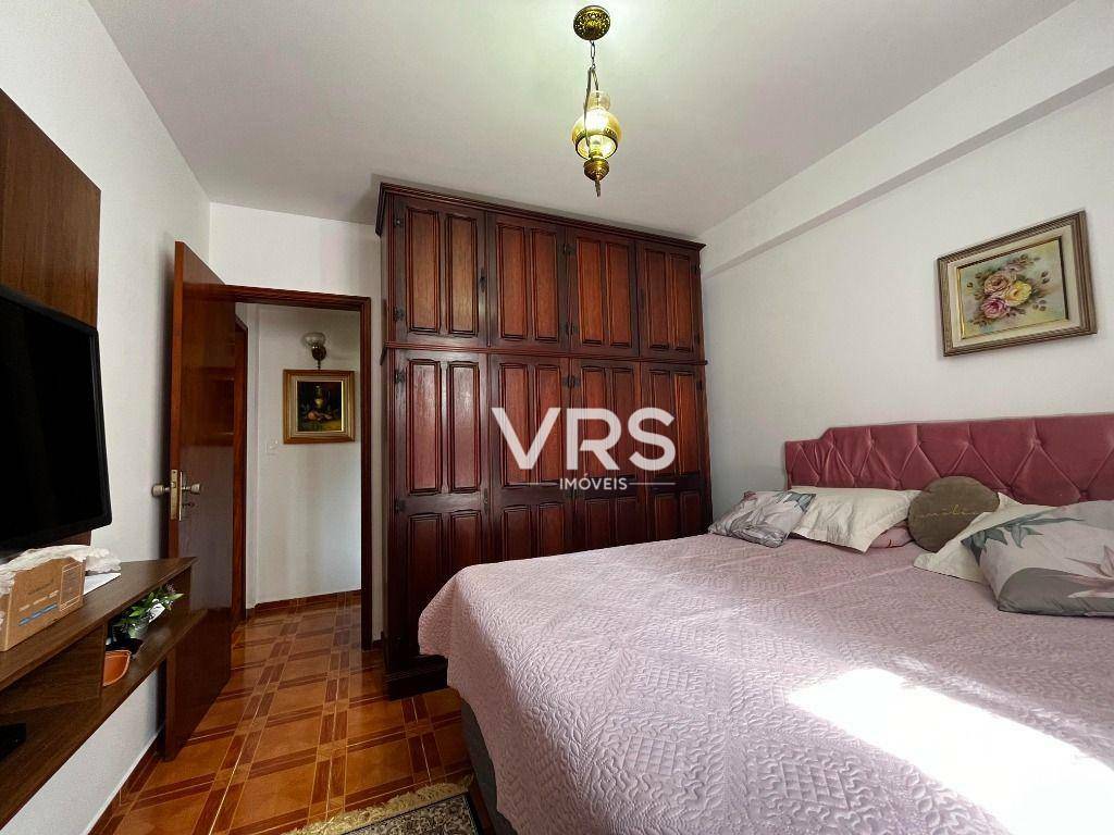 Casa à venda com 5 quartos, 380m² - Foto 13