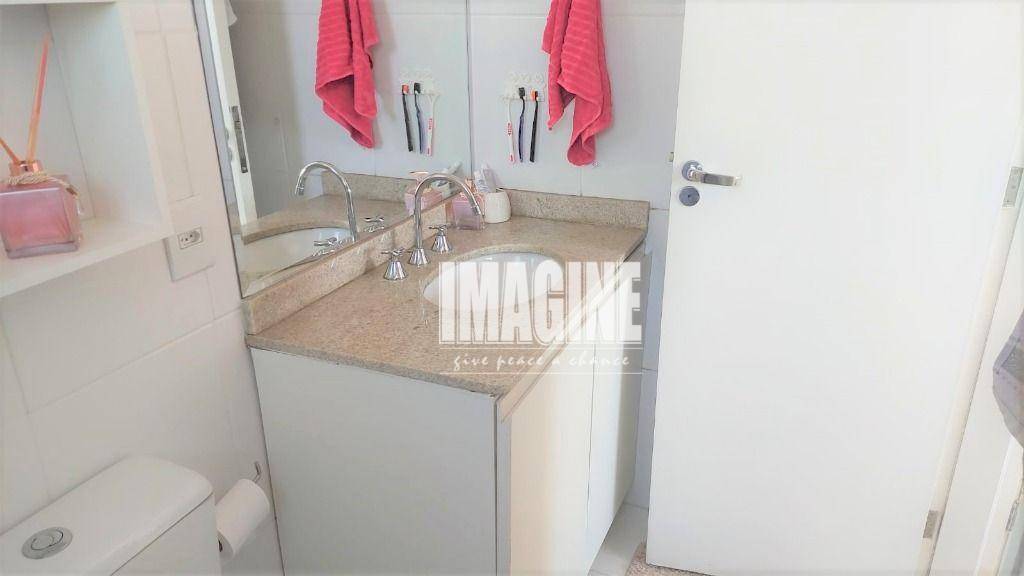 Apartamento à venda com 2 quartos, 63m² - Foto 32