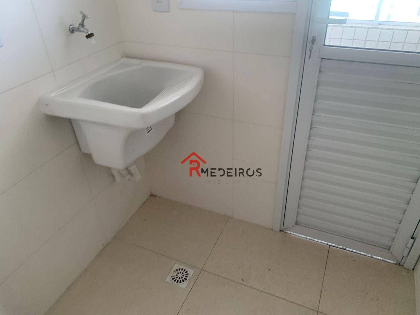 Apartamento para alugar com 2 quartos, 65m² - Foto 17