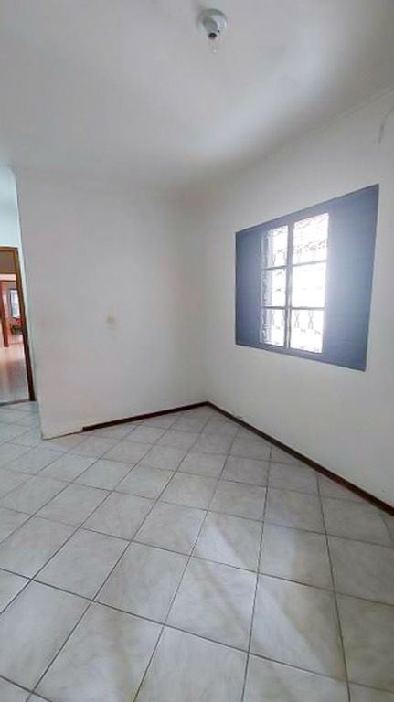 Sobrado à venda com 2 quartos, 200m² - Foto 4