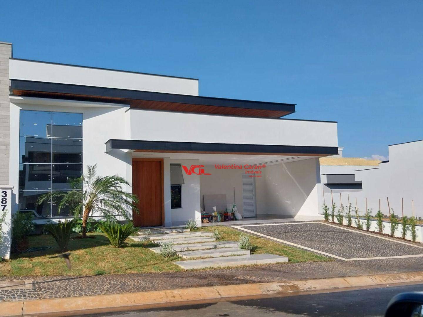 Casa de Condomínio à venda com 3 quartos, 190m² - Foto 1