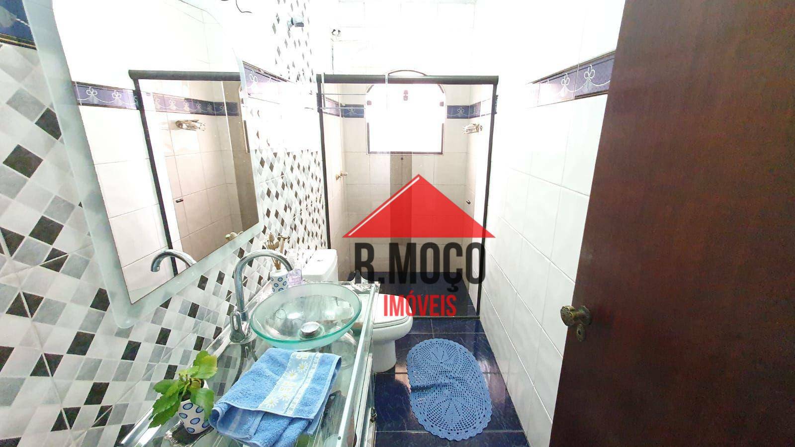 Casa à venda e aluguel com 3 quartos, 220m² - Foto 32