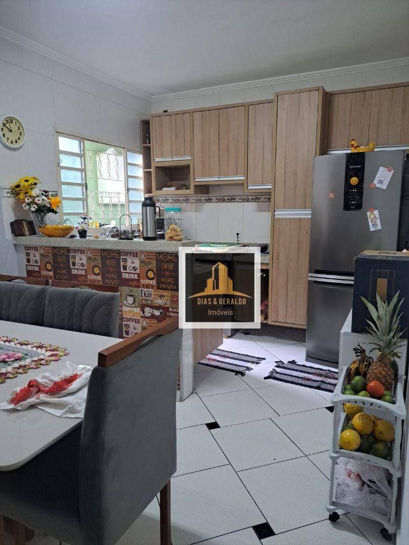 Sobrado à venda com 2 quartos, 80m² - Foto 3