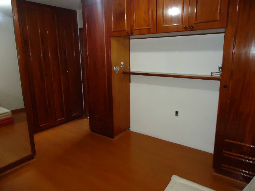 Apartamento para alugar com 3 quartos, 130m² - Foto 7