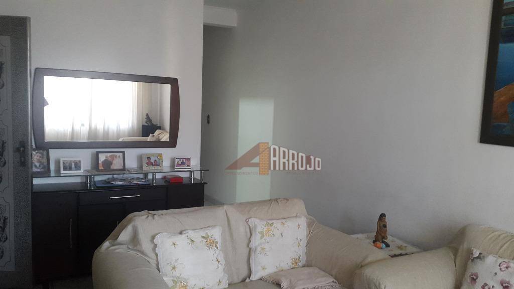 Sobrado à venda com 3 quartos, 225m² - Foto 2