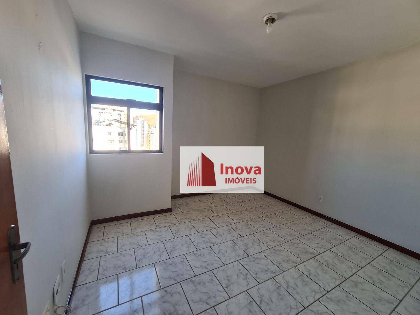 Apartamento à venda com 2 quartos, 70m² - Foto 7