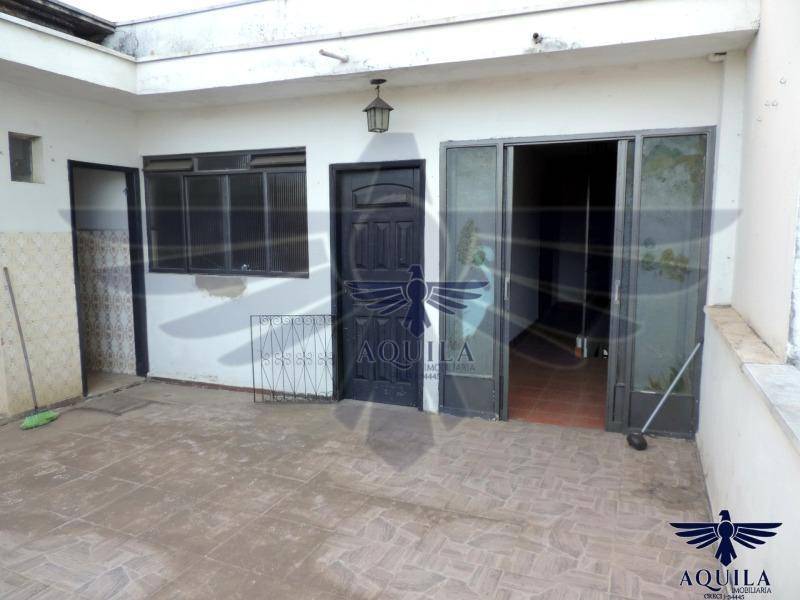 Casa para alugar com 5 quartos, 176m² - Foto 2