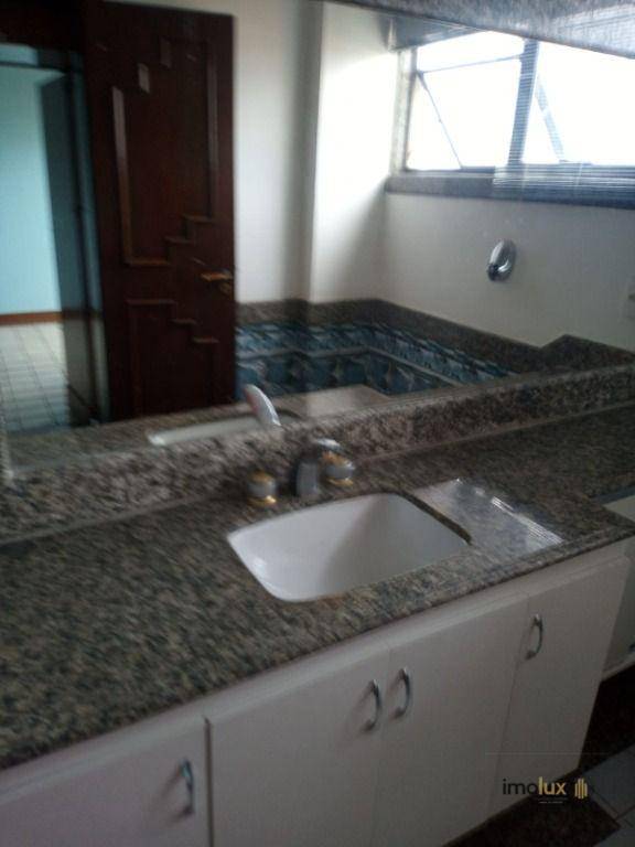 Apartamento à venda com 3 quartos, 190m² - Foto 3