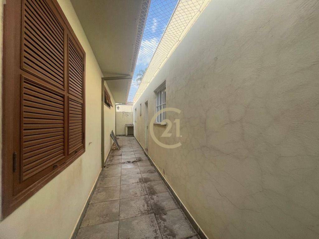 Casa à venda e aluguel com 3 quartos, 284m² - Foto 22