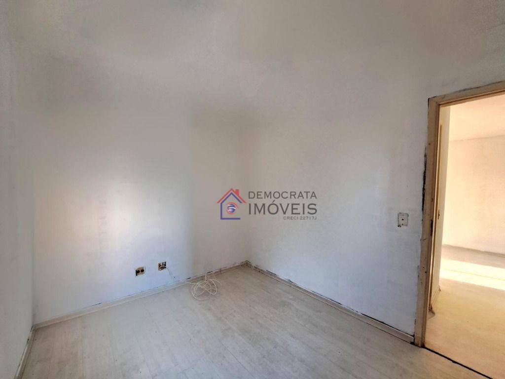 Apartamento à venda com 2 quartos, 70m² - Foto 9