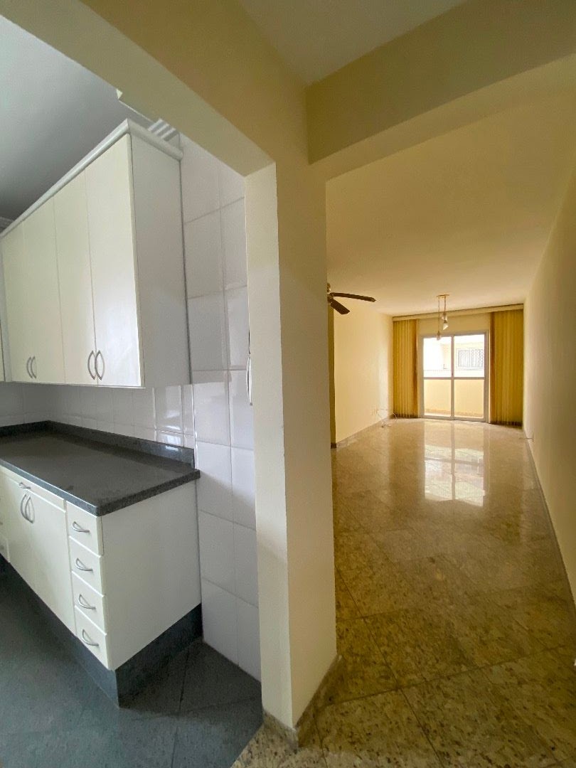 Apartamento à venda com 3 quartos, 90m² - Foto 4