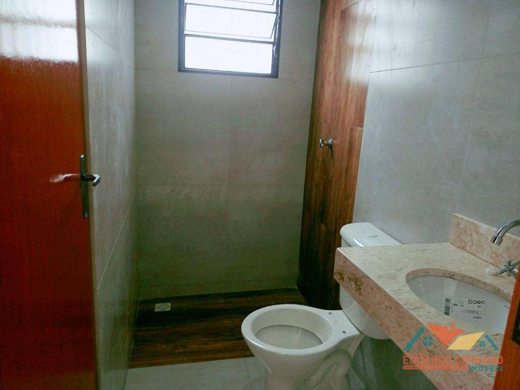 Casa à venda com 2 quartos, 60m² - Foto 10