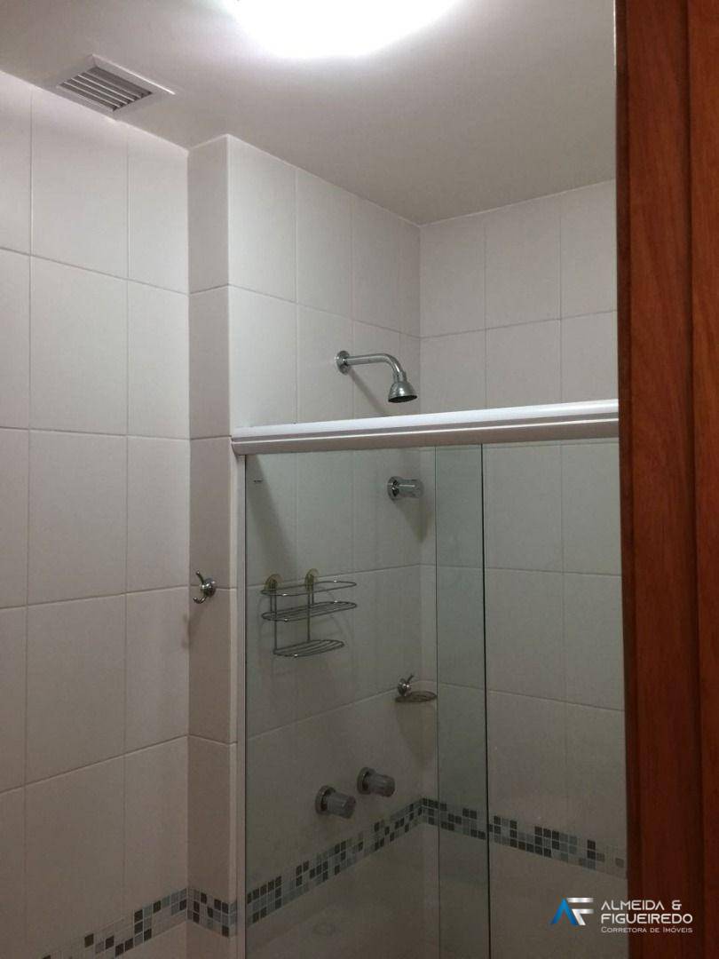 Apartamento para alugar com 2 quartos, 68m² - Foto 4