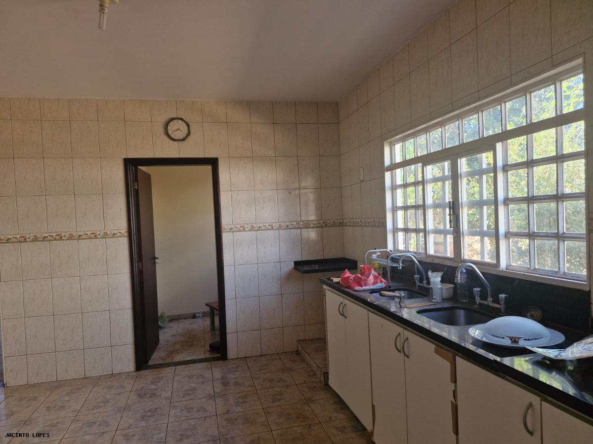 Casa de Condomínio à venda com 3 quartos, 200m² - Foto 24