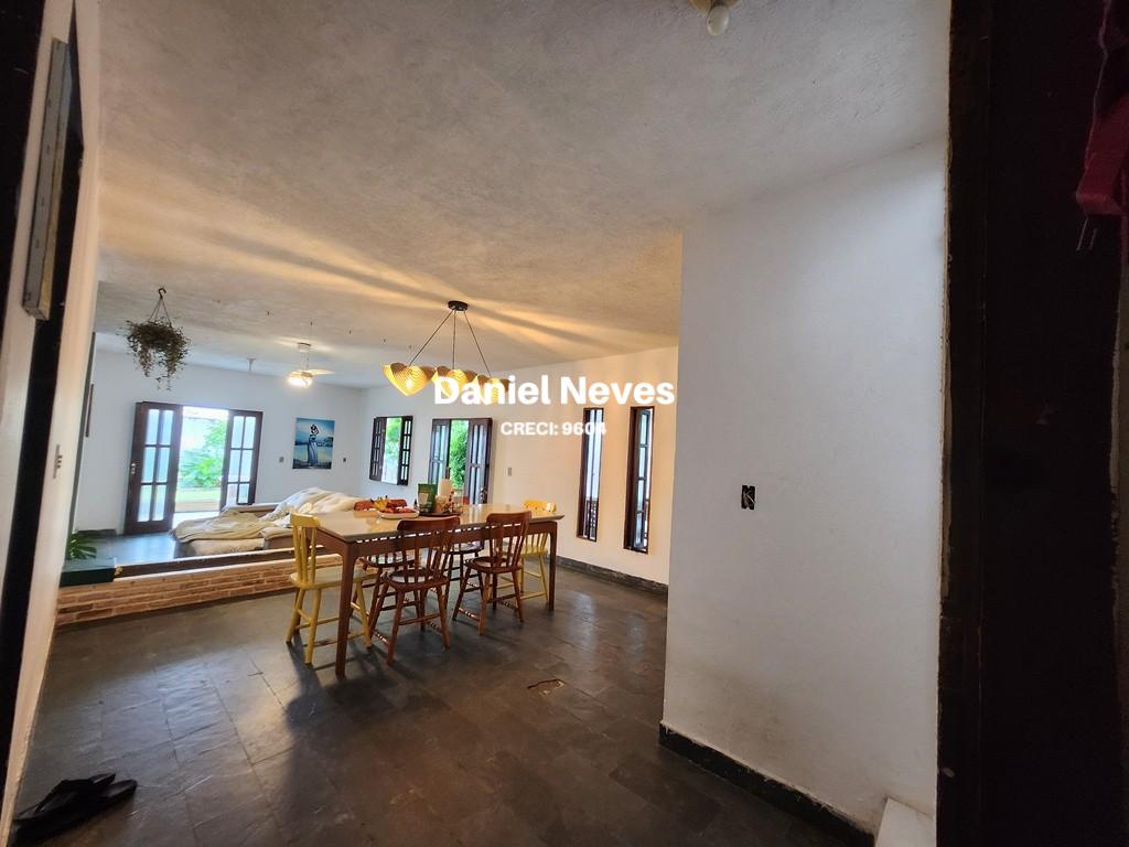 Casa à venda com 4 quartos, 207m² - Foto 14