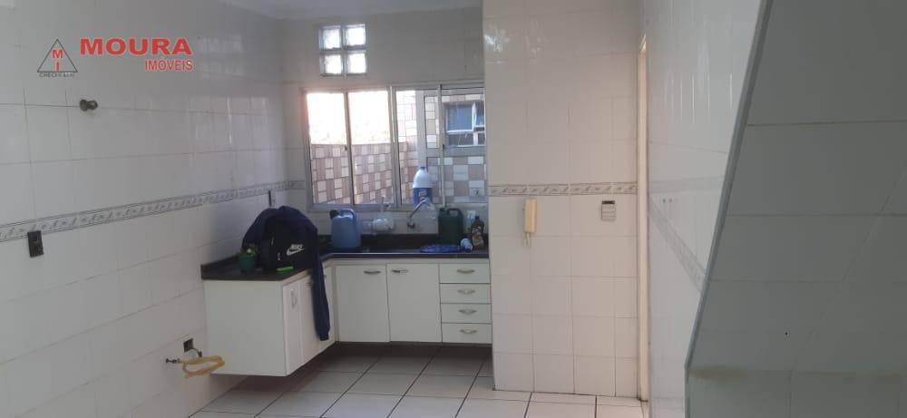 Sobrado à venda com 3 quartos, 296m² - Foto 2