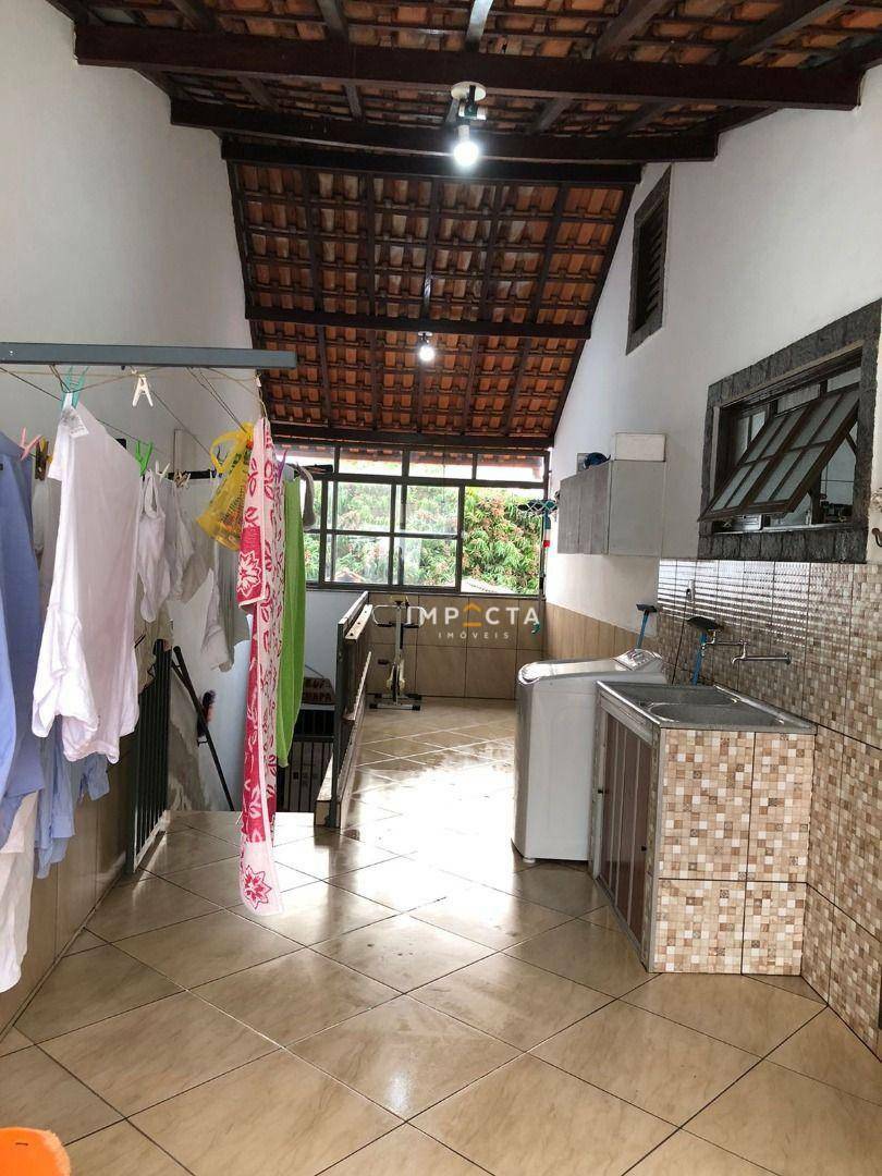 Casa à venda com 4 quartos, 320m² - Foto 35