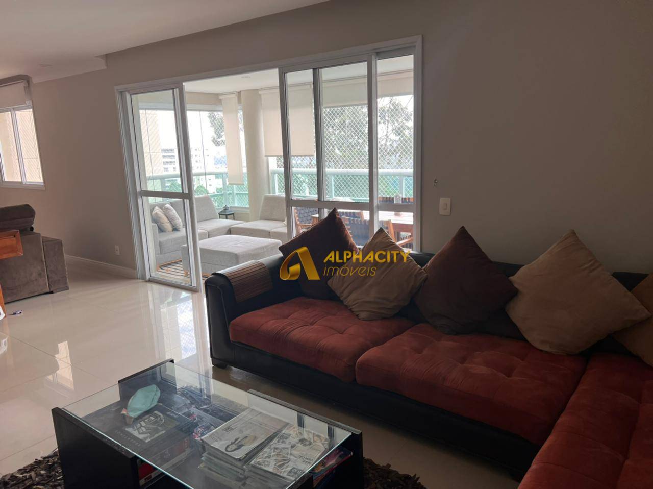 Apartamento para alugar com 3 quartos, 210m² - Foto 4