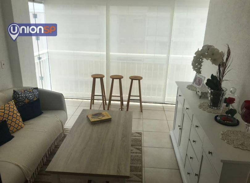 Apartamento à venda com 2 quartos, 70m² - Foto 3