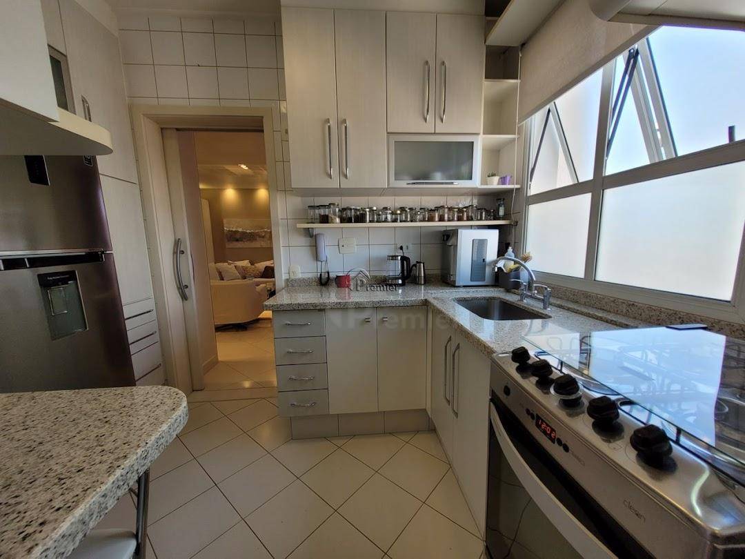 Apartamento à venda com 3 quartos, 247m² - Foto 14