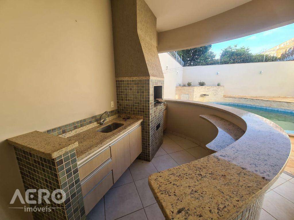 Casa à venda com 3 quartos, 340m² - Foto 39