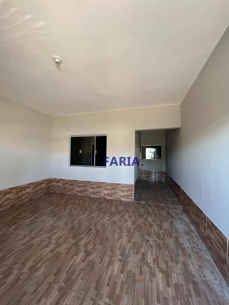 Casa à venda com 2 quartos, 100m² - Foto 2