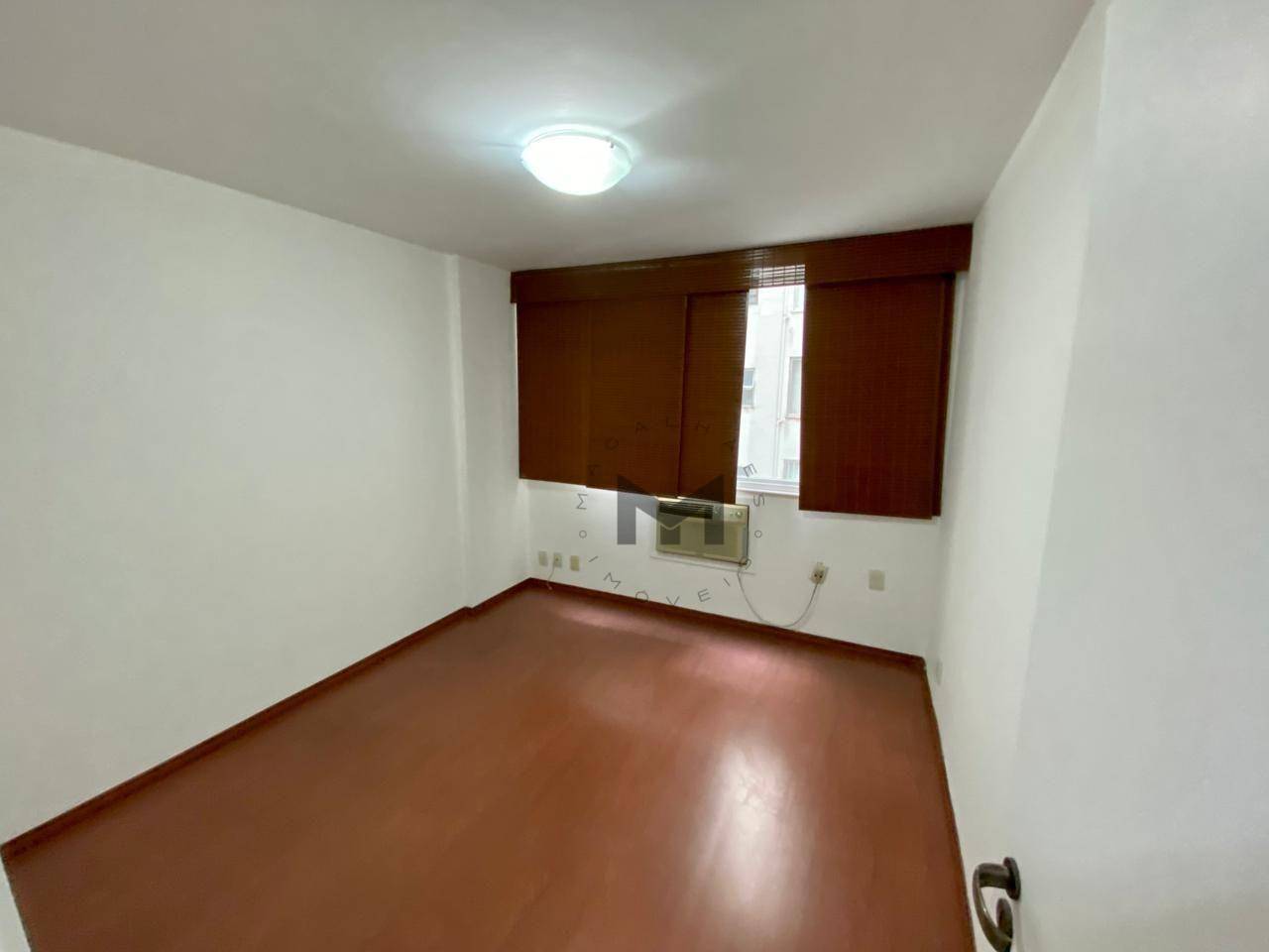 Apartamento à venda com 4 quartos, 180m² - Foto 9