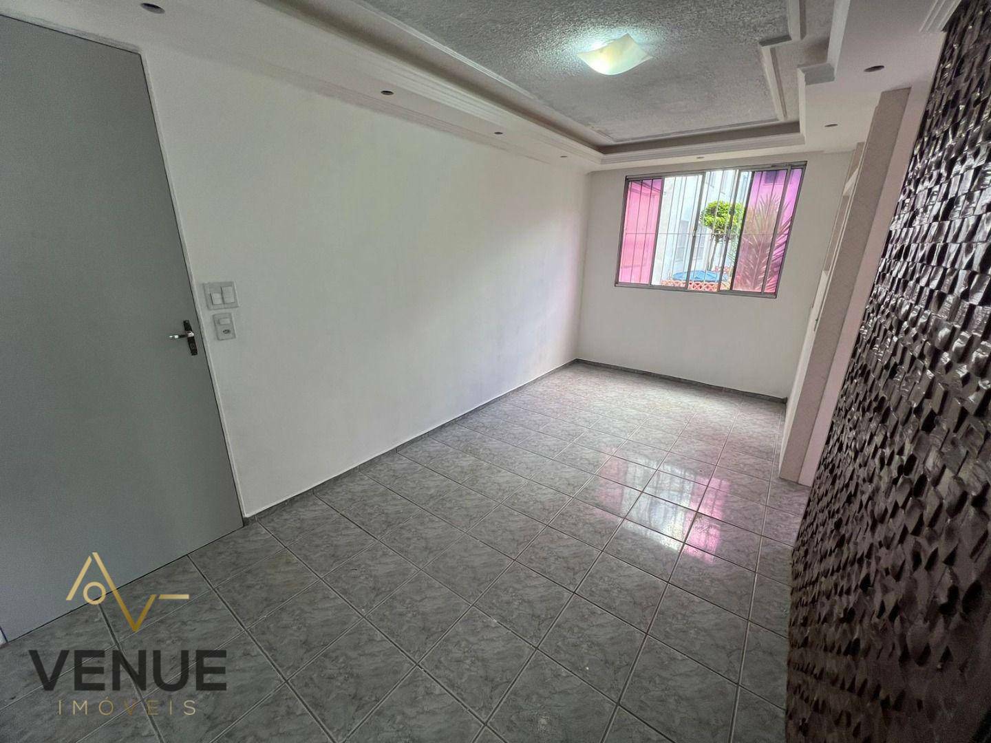 Apartamento à venda com 2 quartos, 43m² - Foto 2