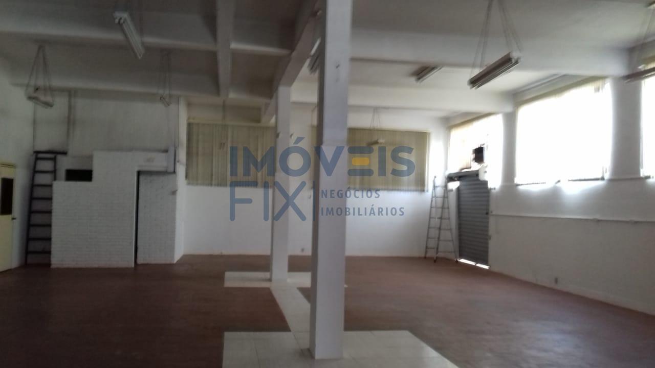 Conjunto Comercial-Sala para alugar com 3 quartos, 300m² - Foto 9