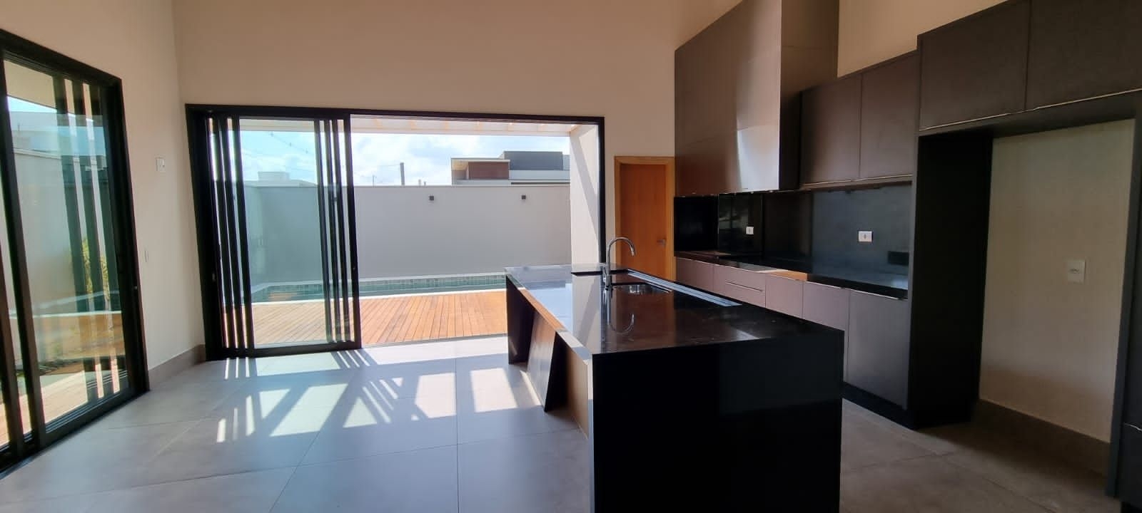 Casa à venda com 3 quartos, 224m² - Foto 18