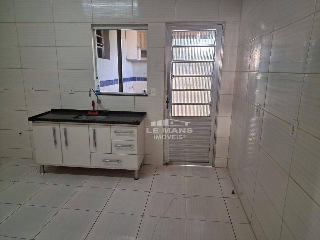 Casa à venda com 3 quartos, 85m² - Foto 13