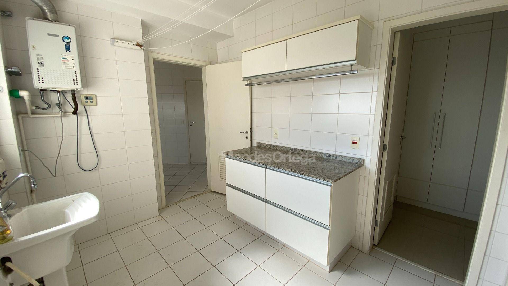 Apartamento à venda com 3 quartos, 236m² - Foto 24