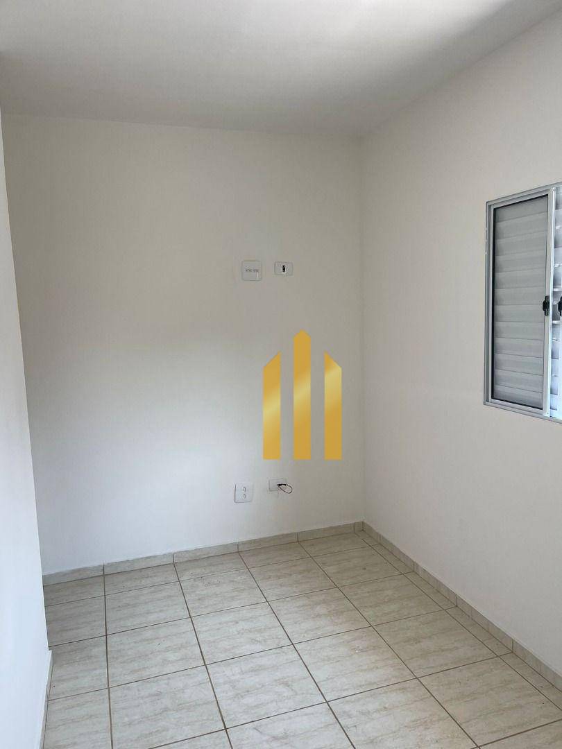 Casa para alugar com 2 quartos, 70m² - Foto 16