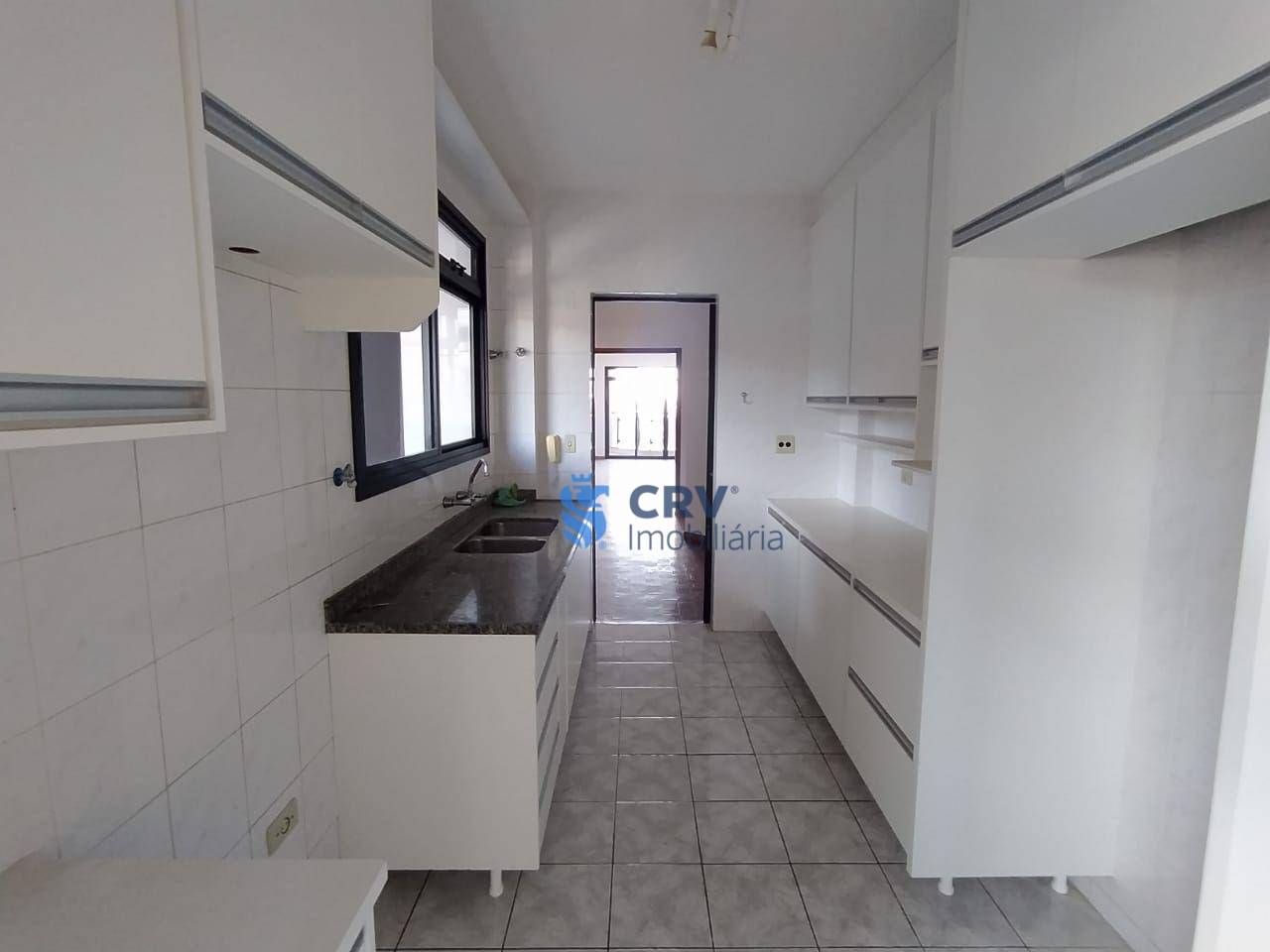 Apartamento à venda com 3 quartos, 140m² - Foto 11