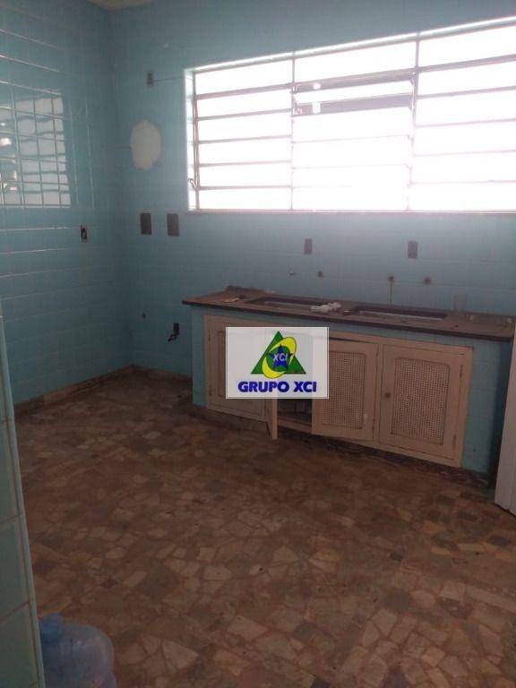 Casa para alugar com 3 quartos, 270m² - Foto 16