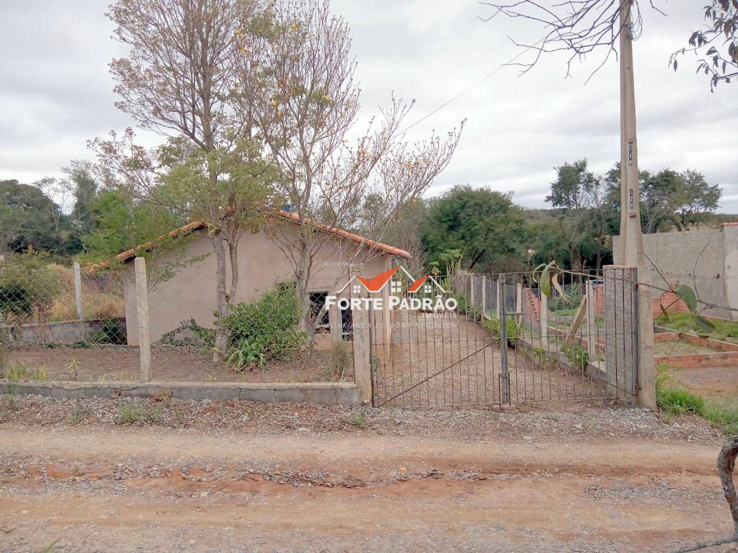 Chácara, 2 quartos, 1120 m² - Foto 1